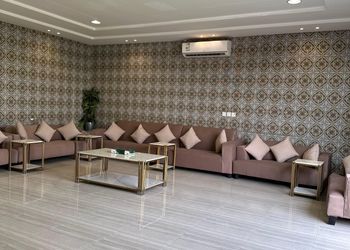 شاليه بمسطح اخضر  و ملحق خارجي