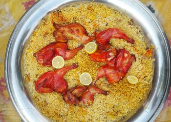 مزرعة بطراز شعبي وملحق خارجي