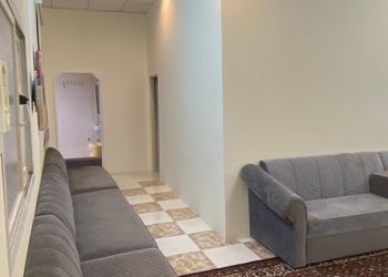 استراحة بجلسة خارجية وألعاب اطفال