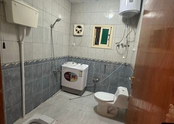 فيلا بملحق خارجي