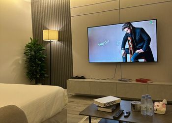 استديو هادئ بسرير ماستر