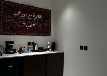استديو هادئ بدخول ذاتي