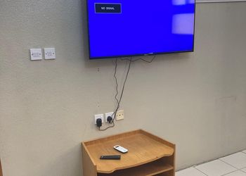شقة بغرفتين نوم وأثاث مريح