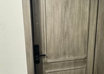 استديو بأثاث مريح وبسيط 