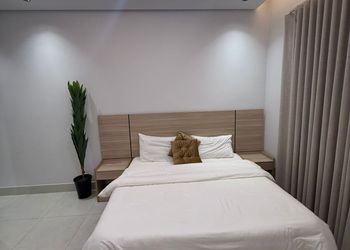 استديو بأثاث مريح وبسيط 