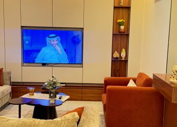 شقة بدخول ذاتي وصالة أنيقة 