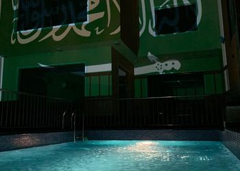 شاليه بمسبح خارجي ومجالس واسعة 