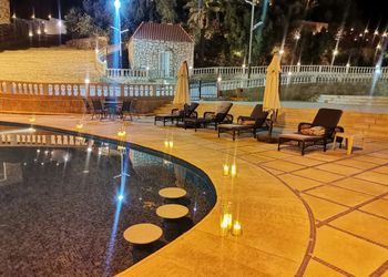 استراحة بصالة واسعة وأجواء ممتعة