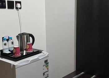 استديو بسرير ماستر وأثاث مريح 