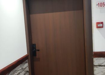 استديو بسرير ماستر  ودخول ذاتي