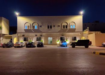 استديو بسرير ماستر وجلسة جانبية 