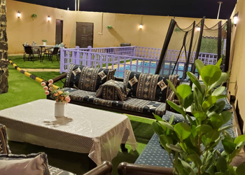 شاليه بمسطح اخضر ومسبح