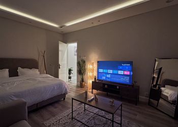 استديو بتصميم انيق ودخول ذاتي 