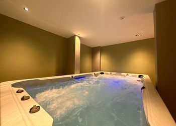 استديو بسرير ماستر وتصميم أنيق 