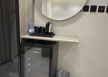 استديو بسرير ماستر وجلسة جانبية 