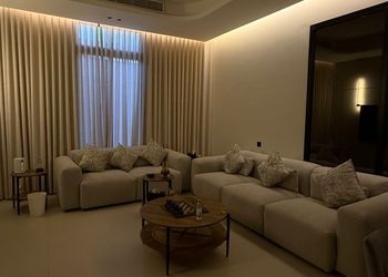 شقة بغرفة معيشة وغرفتين نوم 