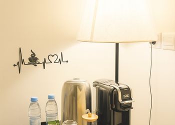 استديو بأثاث مريح وبسيط 