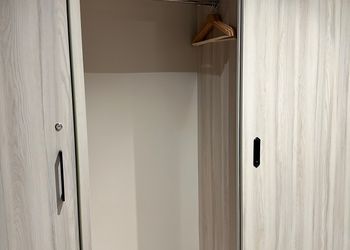 شقة بجلسة خارجية وغرفة نوم 