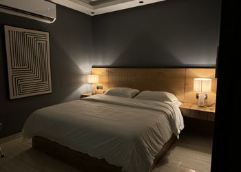 شالية بمجلس مطل على المسبح 