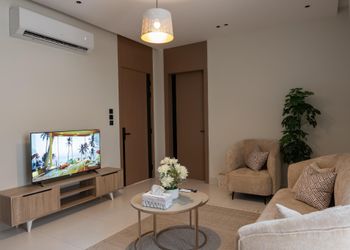 شقة بدخول ذاتي وتصميم أنيق 