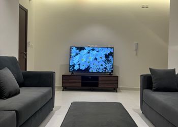 شقة بصالة وغرف نوم