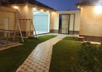 شاليه بجلسة خارجية والعاب مائية