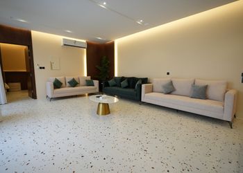 شاليه بألعاب مائية و مسطح اخضر