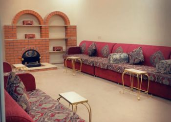 شاليه بألعاب مائية ومسطح اخضر