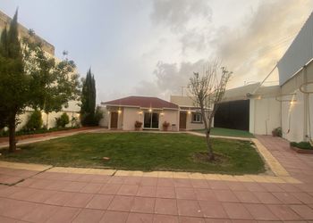 استراحة ومسطح اخضر 