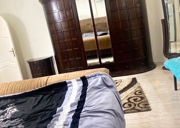 شقة  بصالة جلوس وغرفة نوم