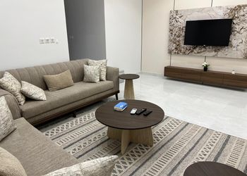 شقة بغرفتين نوم وصالة مريحة 