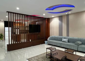 شاليه بمسطح اخضر ومسبح 