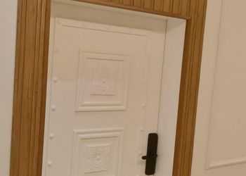 استديو بسرير ماستر وجلسة جانبية 