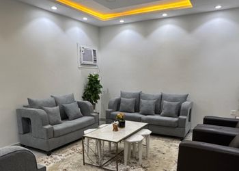 استراحة بجلسه مطله على مسبح 