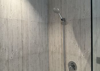 شقة انيقة بغرفتين نوم وصالة