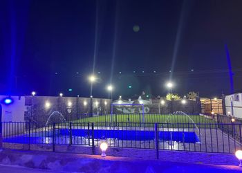 استراحة بمسطح اخضر ومجالس