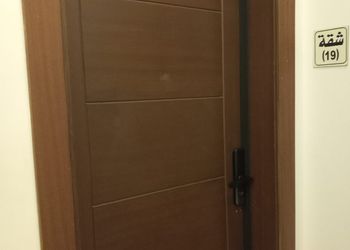 شقة بغرفة معيشة وغرفة نوم 