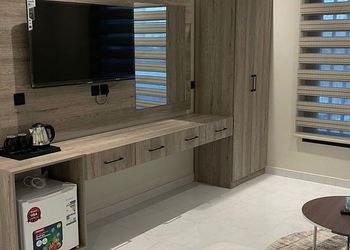 استديو هادئ بدخول ذاتي 