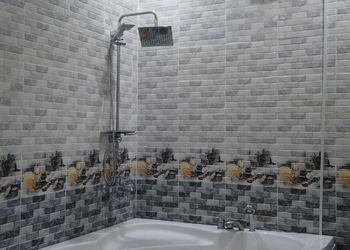 شالية بمجلس ومسبح داخلي