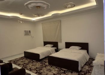 استديو بأثاث مريح وبسيط