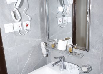 شقة بغرفة نوم وغرفة معيشة 