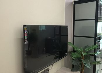 شقة بغرفة معيشة وغرفتين نوم 