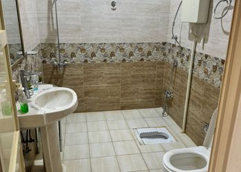 شاليه بجلسة خارجية ومجالس