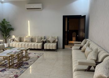 شاليه بمسطح اخضر و مسبح