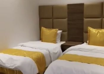 شاليه بغرفة نوم مطلة على المسبح