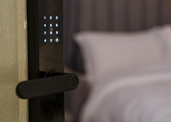 استديو بسرير ماستر وجلسة جانبية 