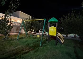شالية بمجلس وغرفتين نوم 