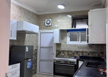 شقة بغرفتين نوم وأثاث هادئ