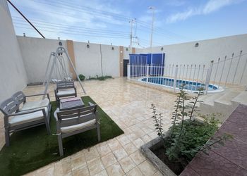 استراحة قسمين بمسبح خارجي