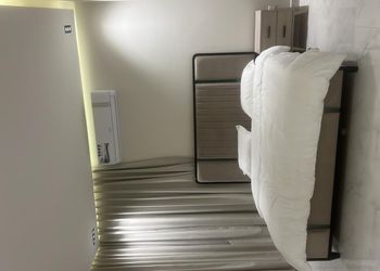 شاليه فاخر بمسبح وجلسات خارجيه 
